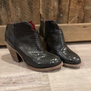 Detroit Womens freebird booties